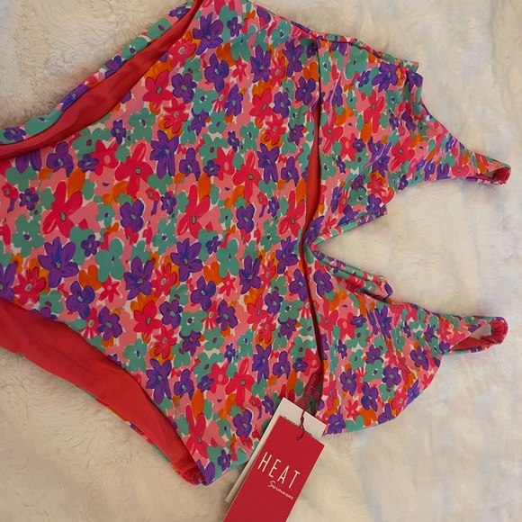 HEAT SWIMWEAR V Neck One Piece St Barts Floral Pattern NWT Women's size XL - Picture 5 of 6